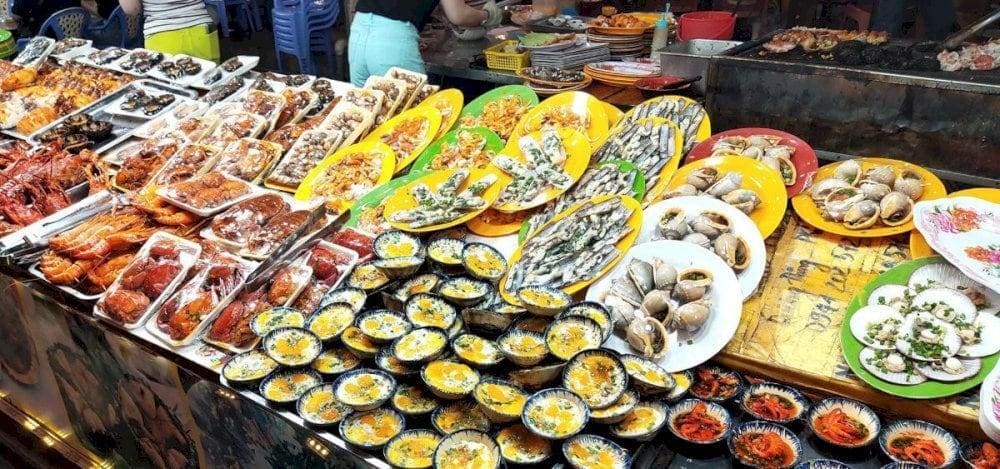 There is a wide variety of delicious food at Phu Quoc night market food alley